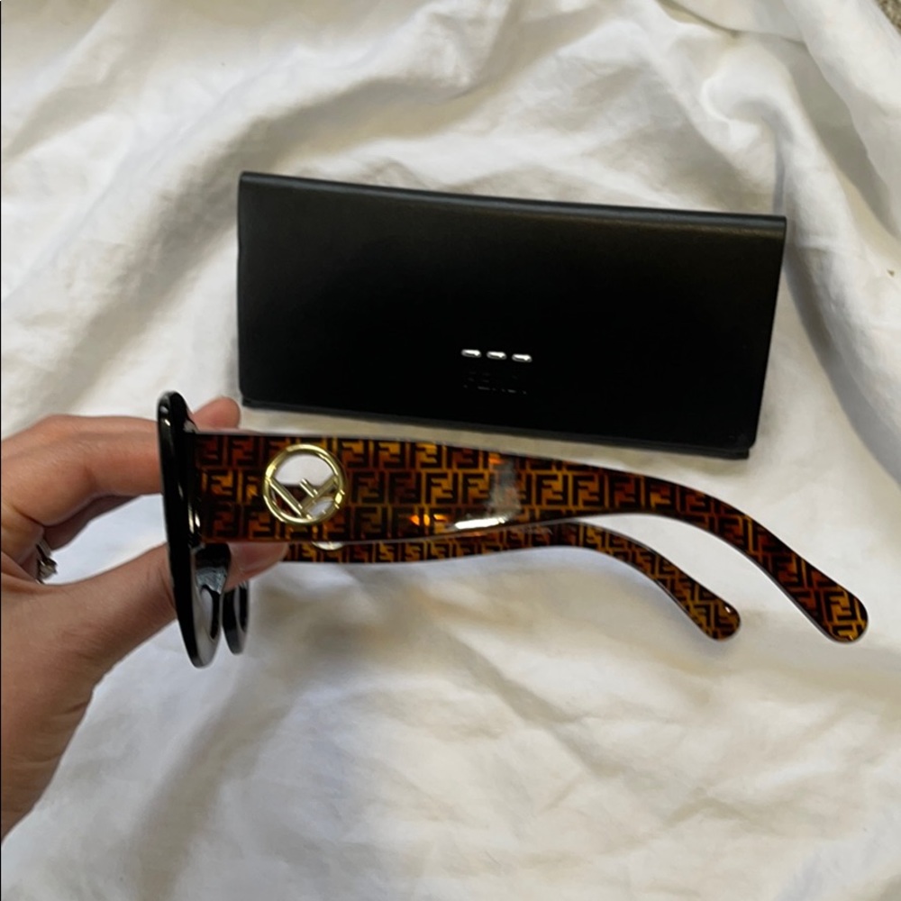 Fendi Sunglasses - Picture 2 of 3